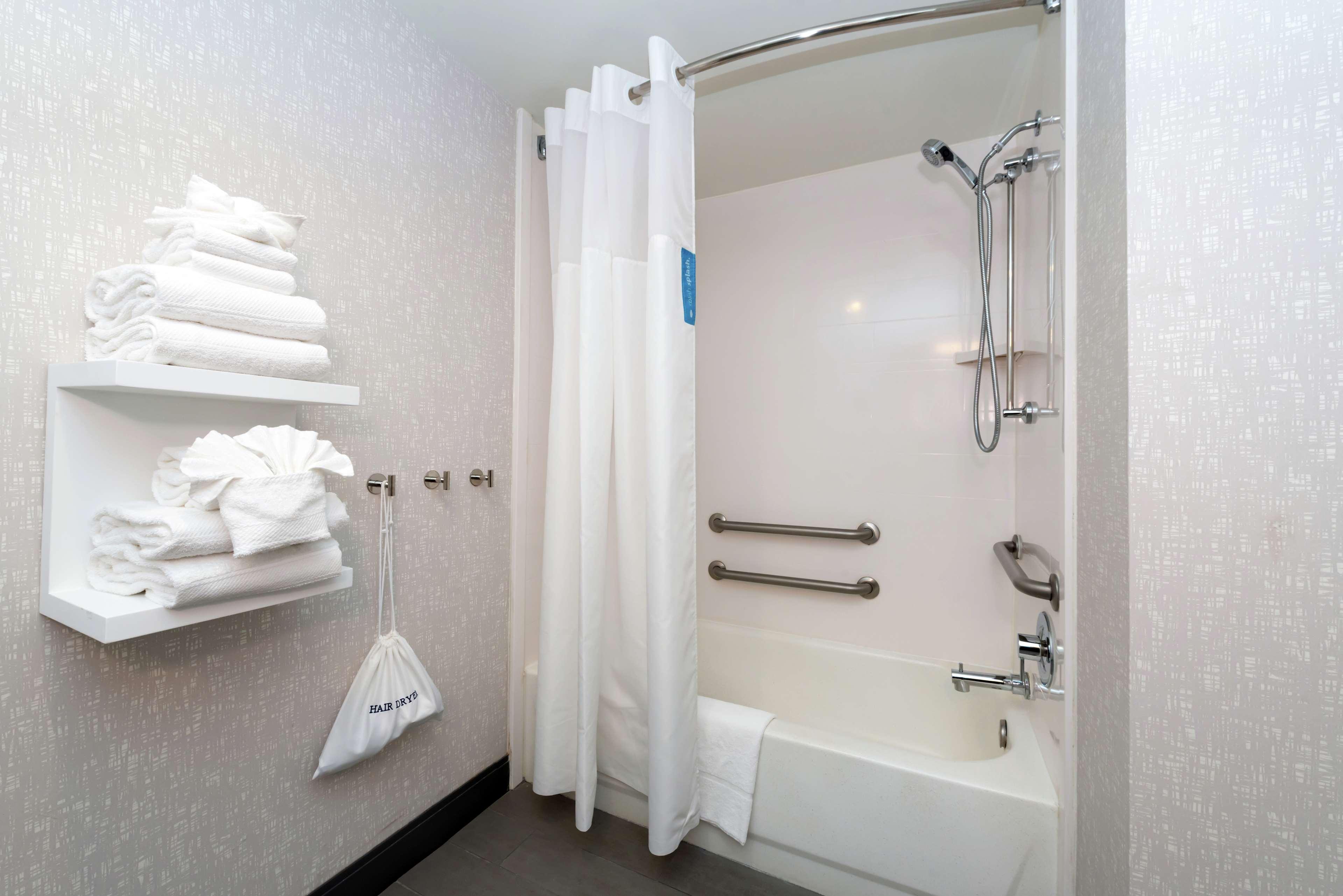 Hampton Inn Greensboro Airport Ngoại thất bức ảnh