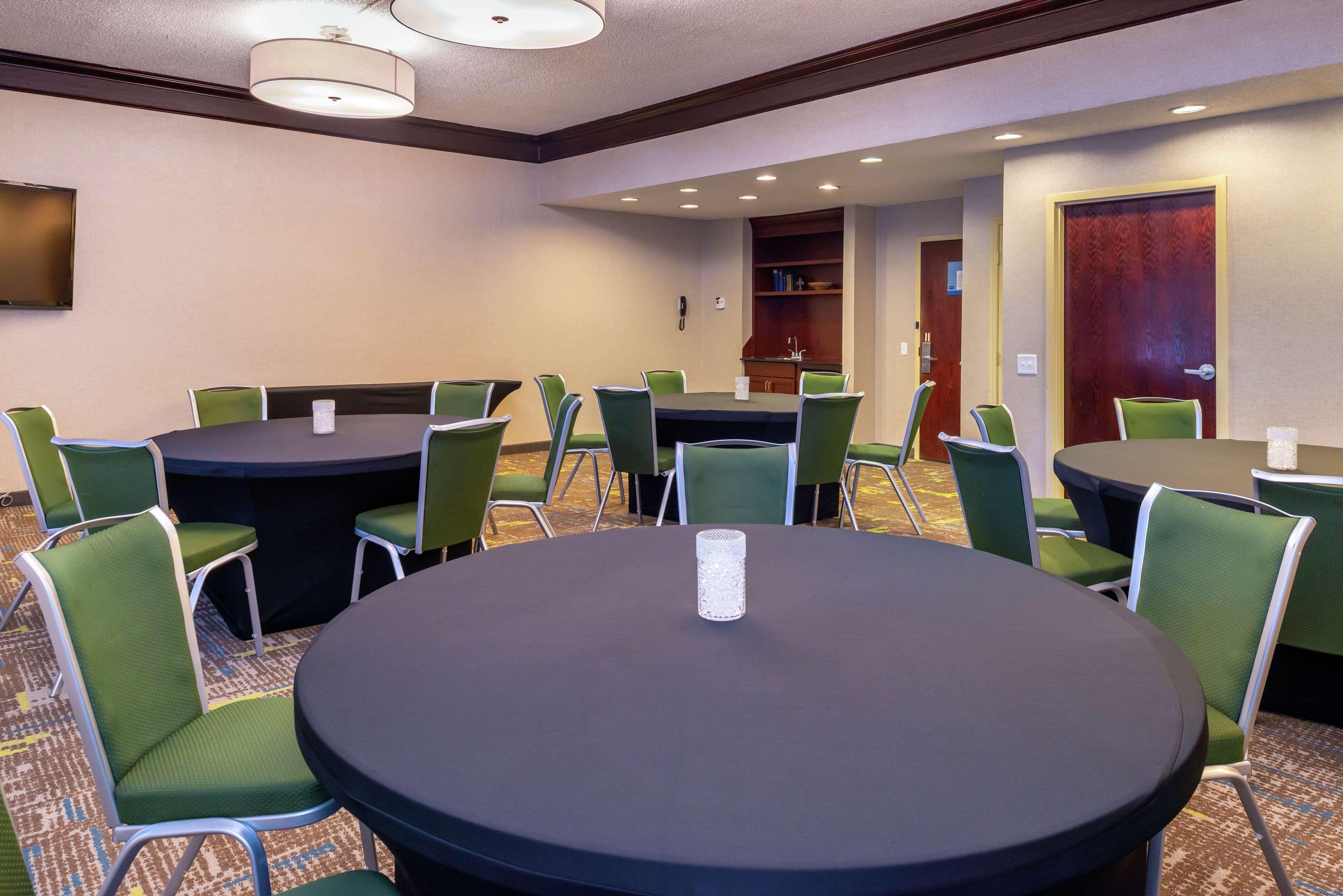 Hampton Inn Greensboro Airport Ngoại thất bức ảnh
