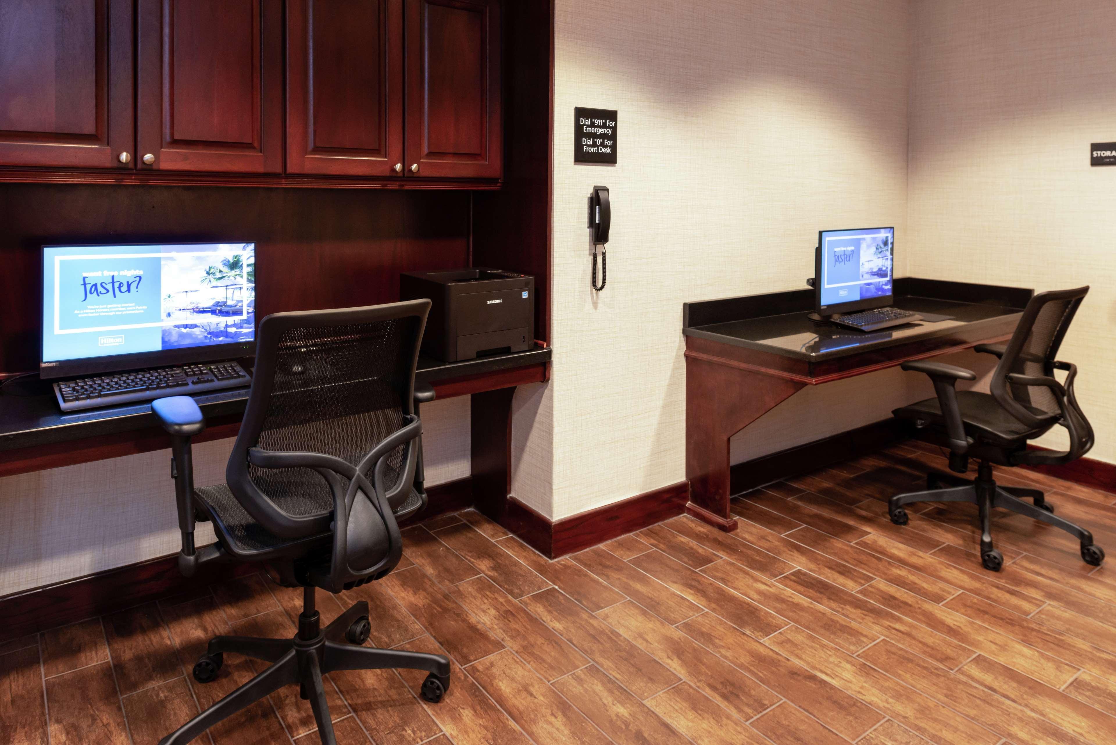 Hampton Inn Greensboro Airport Ngoại thất bức ảnh