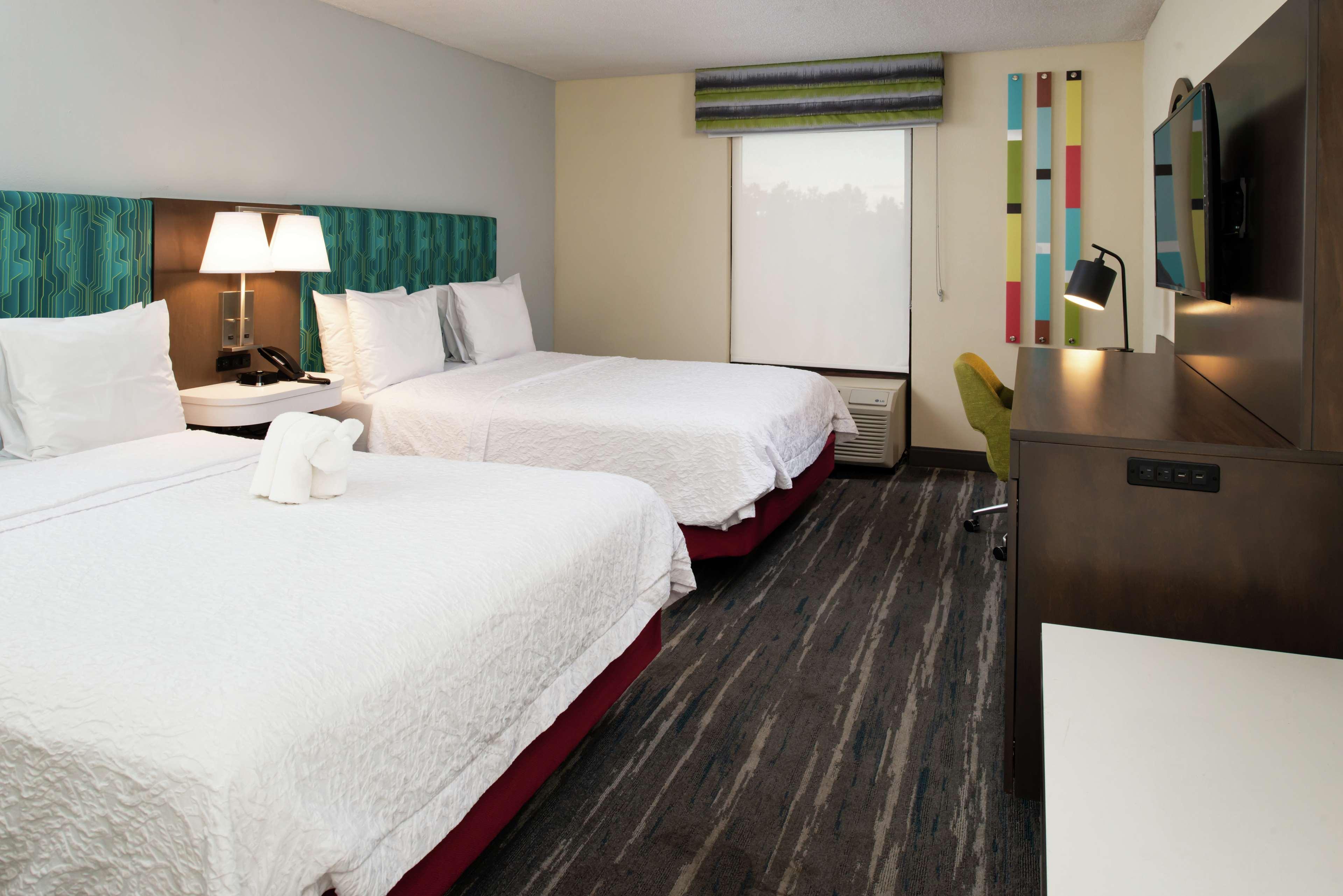 Hampton Inn Greensboro Airport Ngoại thất bức ảnh