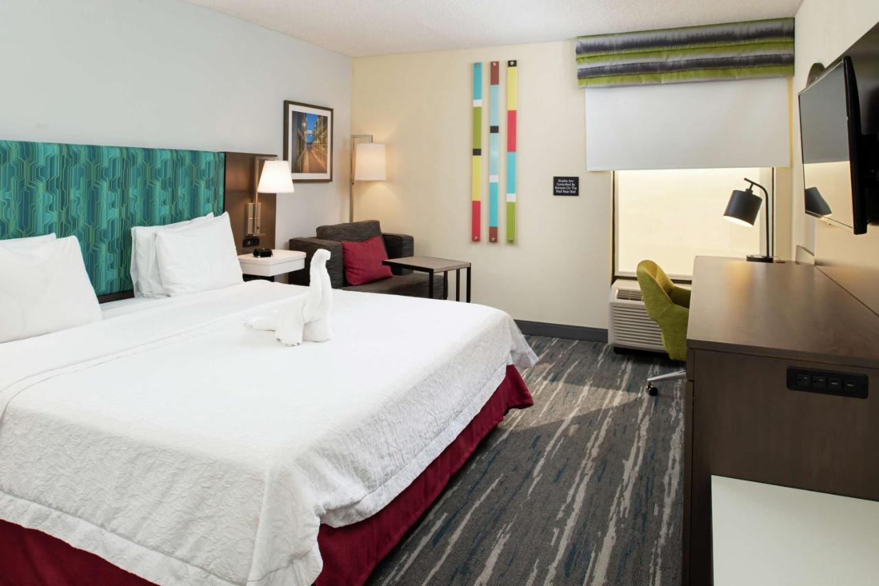 Hampton Inn Greensboro Airport Ngoại thất bức ảnh