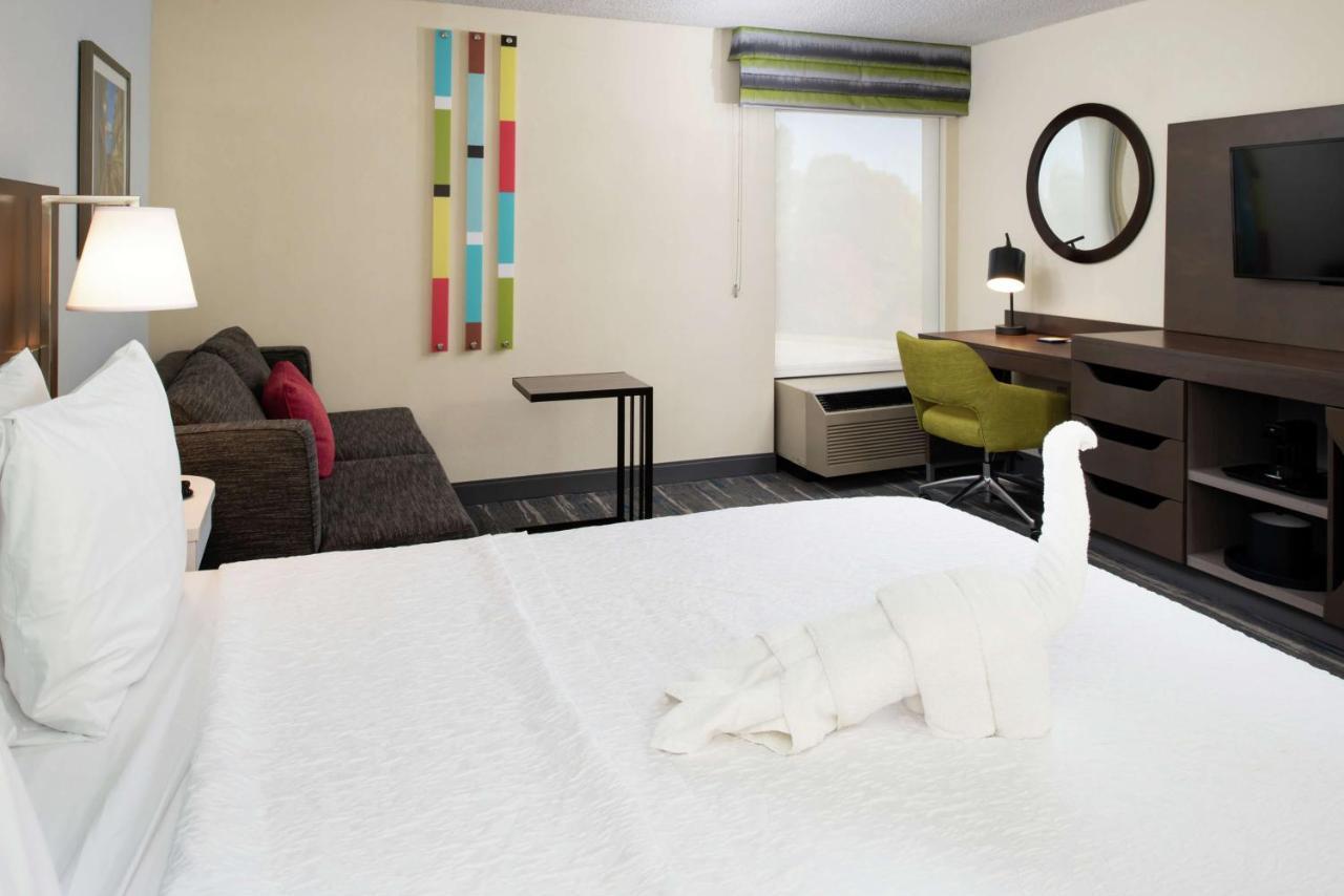 Hampton Inn Greensboro Airport Ngoại thất bức ảnh
