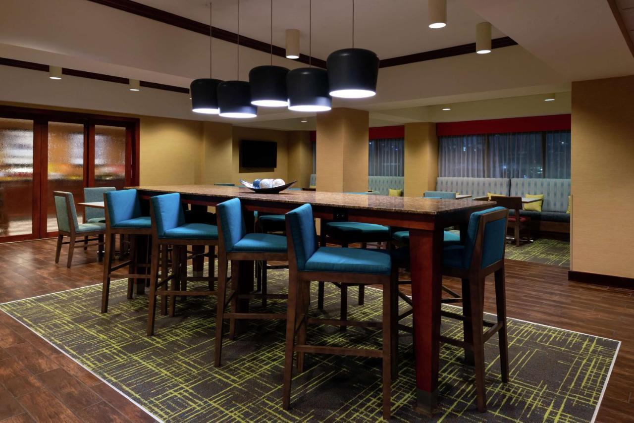 Hampton Inn Greensboro Airport Ngoại thất bức ảnh