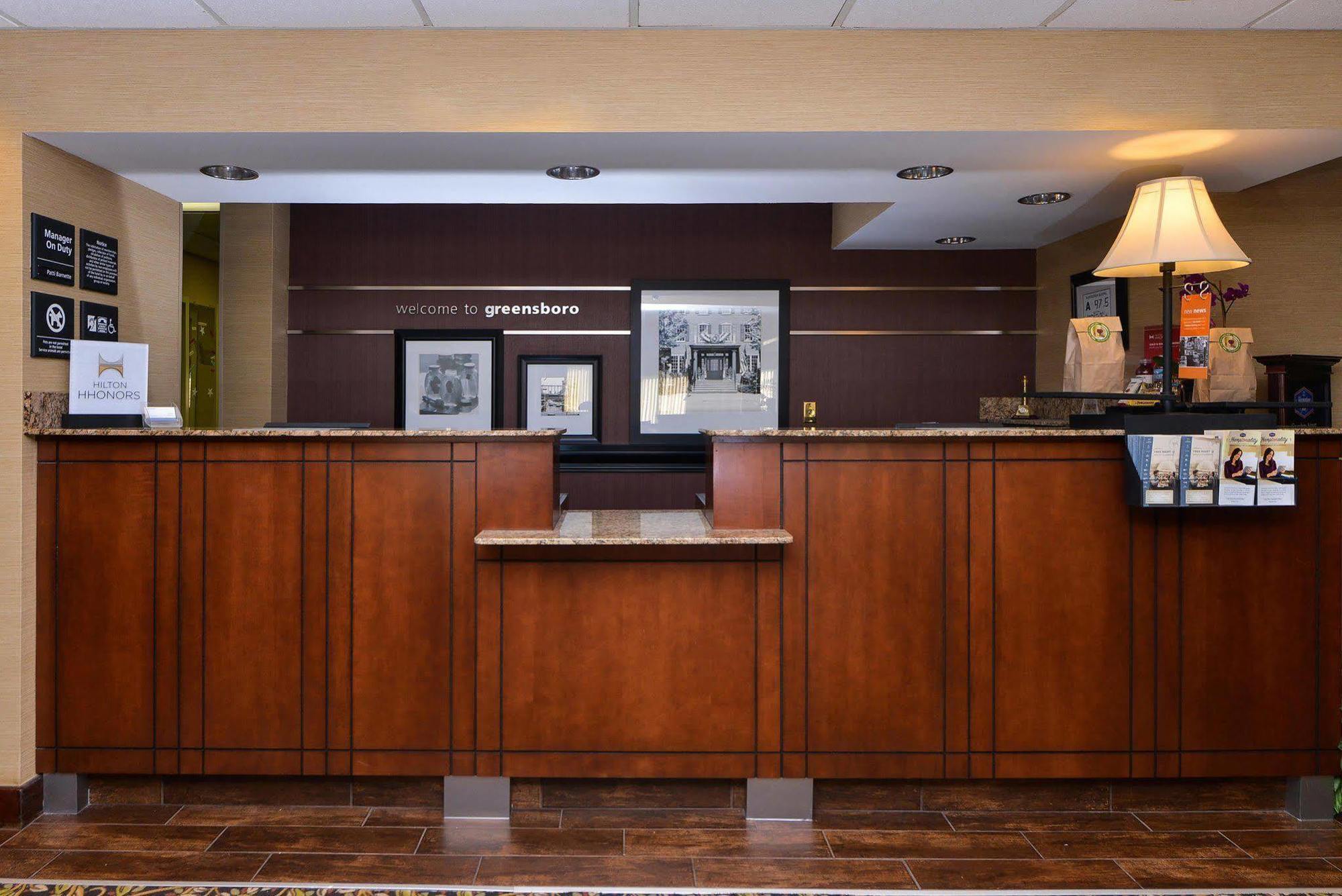 Hampton Inn Greensboro Airport Ngoại thất bức ảnh